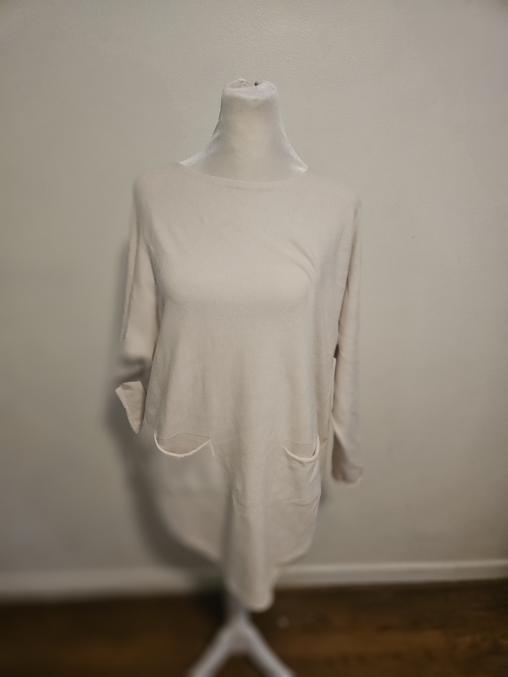 Meo Meli Cream Long-Sleeve Knit Tunic Sweater with Patch Pockets One Size